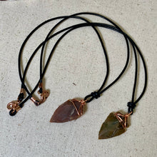 Load image into Gallery viewer, Flint Arrowhead Leather Necklace, Primitive Tribal Pendant, Adjustable Length with Clasp, Men's Rustic Stone Jewelry, Handmade Nature Necklace