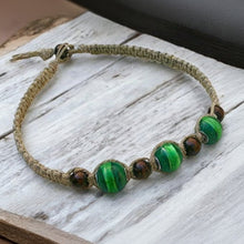 Load image into Gallery viewer, Green Harmony Hemp Necklace With Wooden And Green Glass Beads