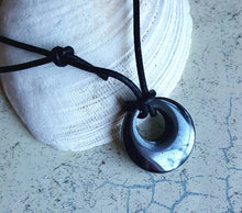 Load image into Gallery viewer, Leather Necklace With Black Hemalyke Donut