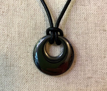 Load image into Gallery viewer, Leather Necklace With Black Hemalyke Donut