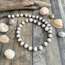 Load image into Gallery viewer, white magnesite necklace