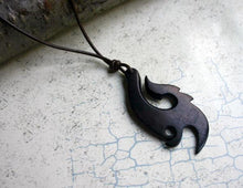 Load image into Gallery viewer, Leather Surfer Necklace With Large Maori Fish Hook - sunnybeachjewelry