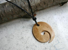 Load image into Gallery viewer, Leather Surfer Necklace With Large Maori Fish Hook Koru - sunnybeachjewelry
