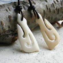 Load image into Gallery viewer, Leather Surfer Necklace With Maori Fish Hook - sunnybeachjewelry