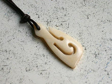 Load image into Gallery viewer, Leather Surfer Necklace With Maori Fish Hook - sunnybeachjewelry