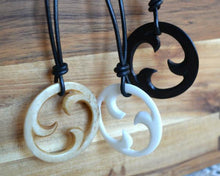 Load image into Gallery viewer, Leather Surfer Necklace With Maori Fish Hook Koru - sunnybeachjewelry