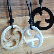 Load image into Gallery viewer, Leather Surfer Necklace With Maori Fish Hook Koru - sunnybeachjewelry