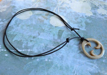 Load image into Gallery viewer, Leather Surfer Necklace With Maori Fish Hook Koru - sunnybeachjewelry