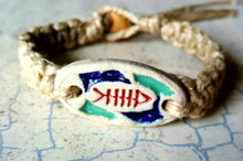 Load image into Gallery viewer, Surfer Hemp Bracelet Phatty Ceramic Fish - sunnybeachjewelry