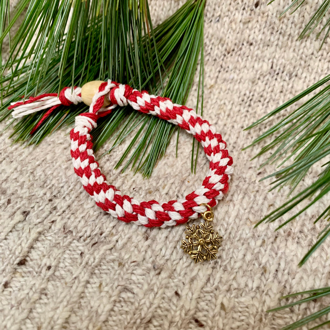 Handmade Red and White Hemp Bracelet – Festive Christmas Boho Accessory