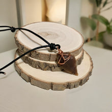 Load image into Gallery viewer, Arrowhead Leather Necklace Flint Real Stone, Primitive Jewelry, Men&#39;s Tribal Necklace
