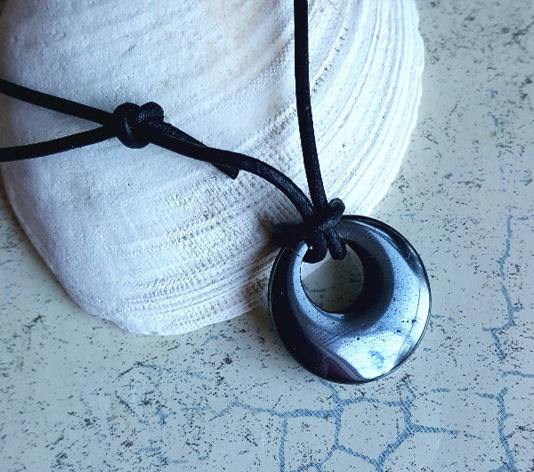 Leather Necklace With Black Hemalyke Donut