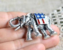 Load image into Gallery viewer, Brooch Elephant with USA Flag SIlver Pewter 49x33mm - sunnybeachjewelry
