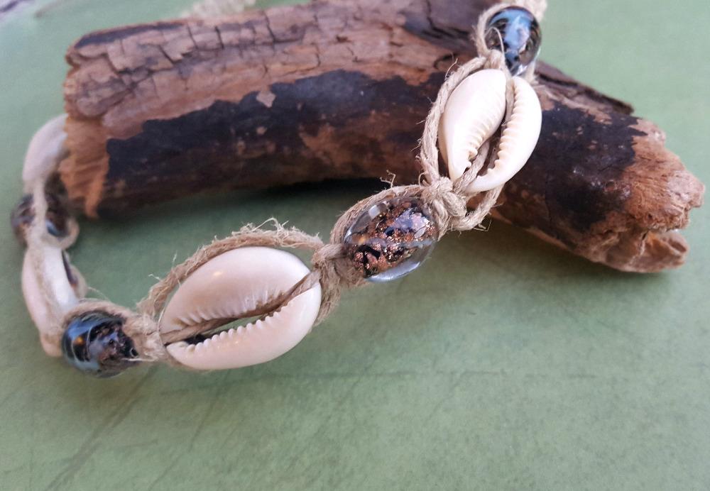 Hemp Necklace Natural with Cowrie Shells and Glass Glitter Beads - sunnybeachjewelry