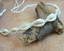 Load image into Gallery viewer, Hemp Necklace White with Cowrie Shells - sunnybeachjewelry
