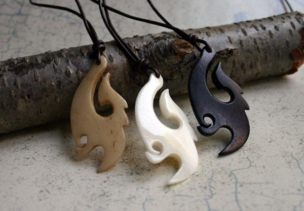 Leather Surfer Necklace with Large Maori Fish Hook Black / Antiqued