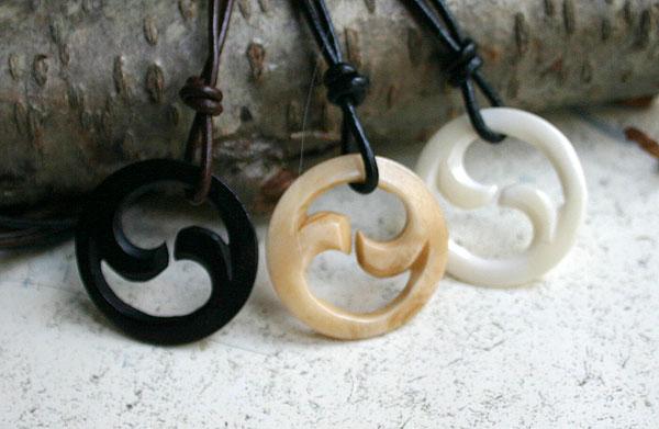 bone maori fish hook Maori Tribal Style Hand Carved Bone 'HEI-MATAU' Fish Hook SAFE JOURNEY Necklace Koru Black / antiqued