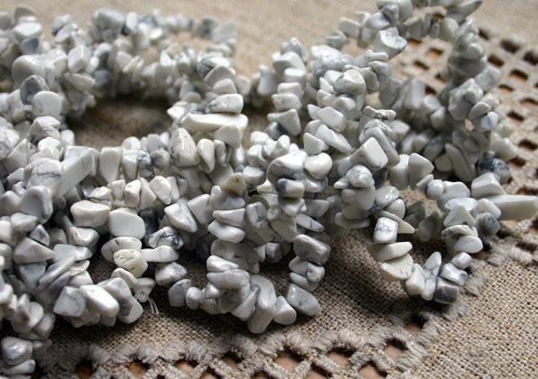 White Howlite Natural Gemstone Beads Medium Chips - sunnybeachjewelry
